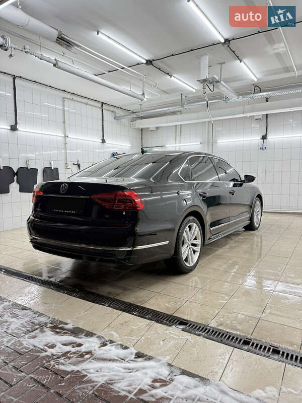 Седан Volkswagen Passat 2016 в Киеве