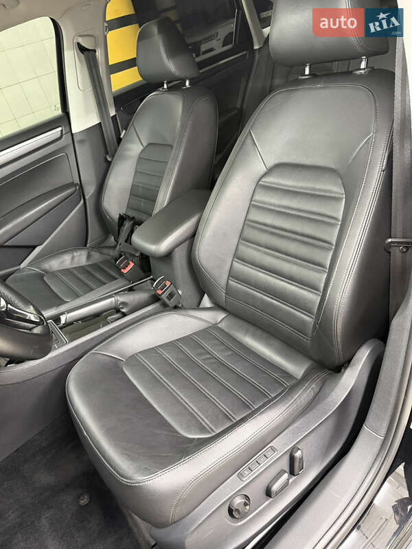 Седан Volkswagen Passat 2016 в Киеве