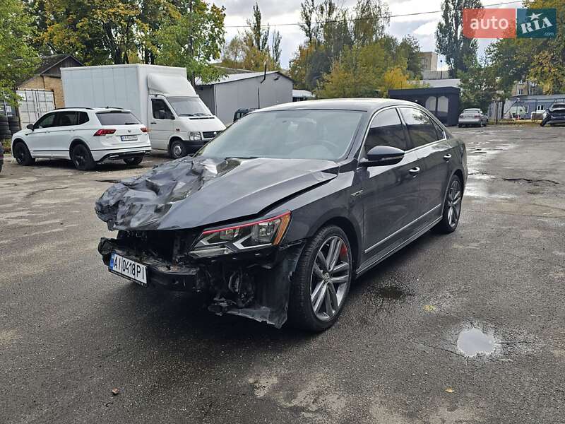 Седан Volkswagen Passat 2016 в Киеве