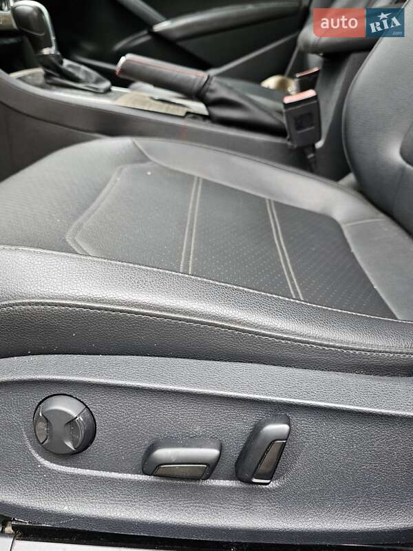 Седан Volkswagen Passat 2016 в Киеве