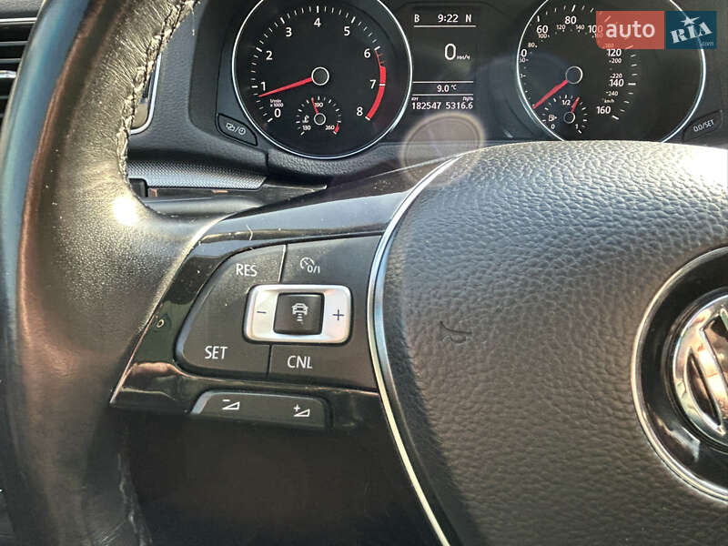 Седан Volkswagen Passat 2015 в Николаеве