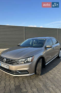 Седан Volkswagen Passat 2015 в Николаеве