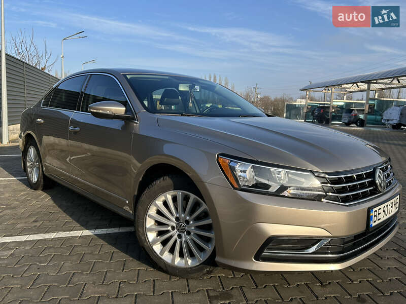 Седан Volkswagen Passat 2015 в Николаеве