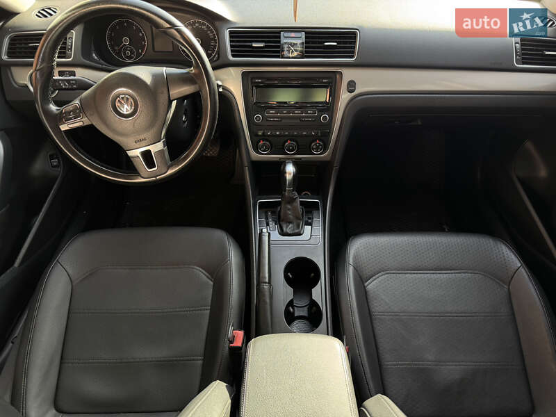 Седан Volkswagen Passat 2013 в Николаеве