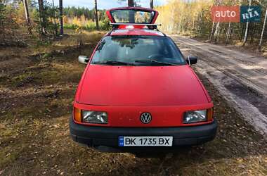 Універсал Volkswagen Passat 1990 в Києві