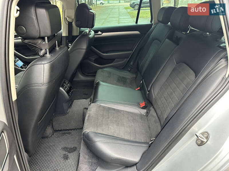 Универсал Volkswagen Passat 2015 в Киеве