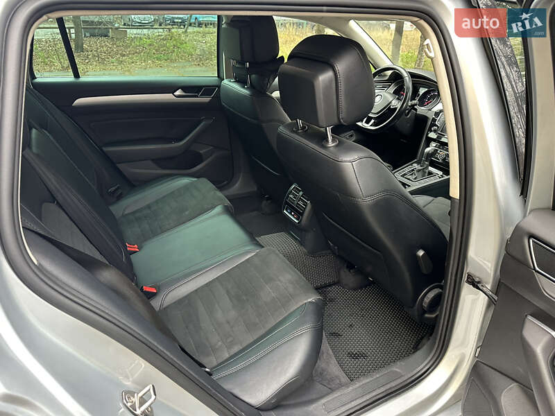 Универсал Volkswagen Passat 2015 в Киеве