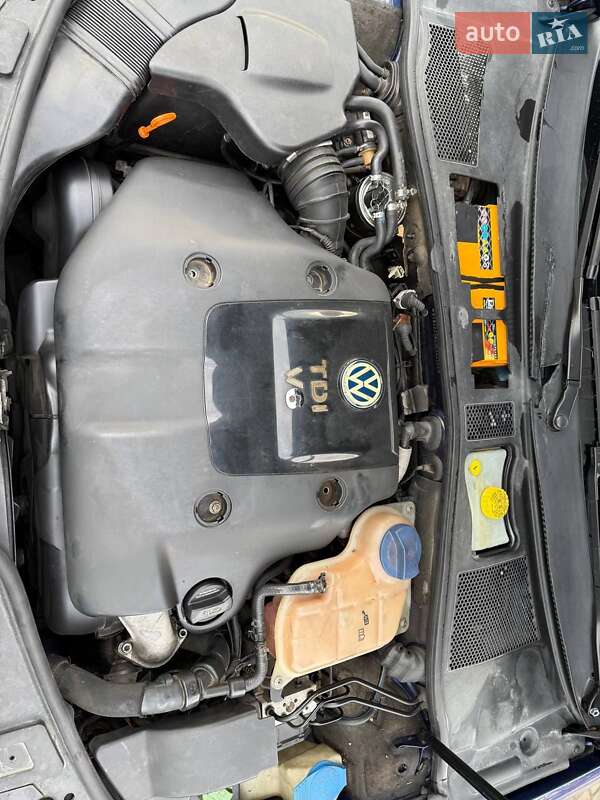 Седан Volkswagen Passat 2002 в Надворной