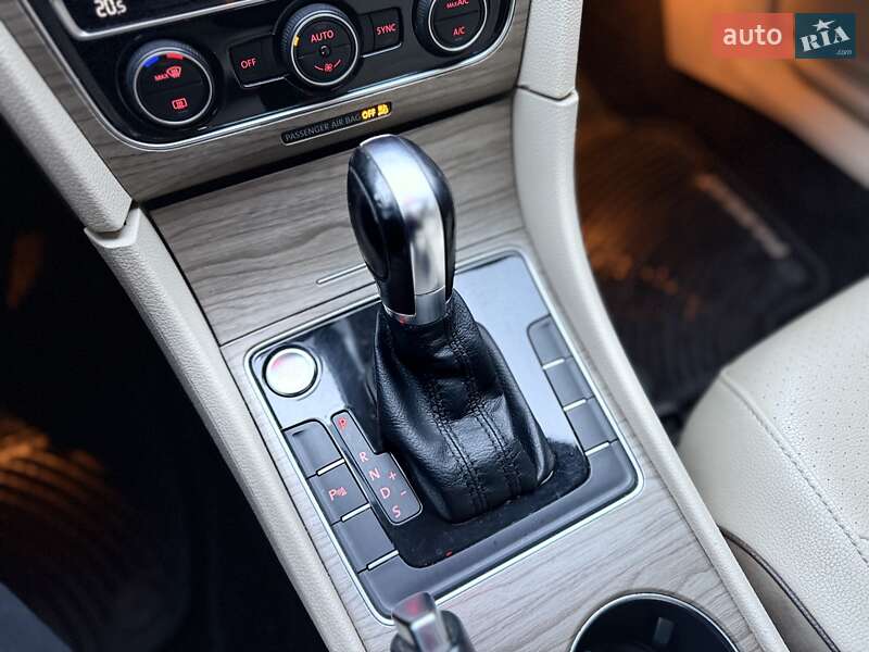 Седан Volkswagen Passat 2017 в Стрые