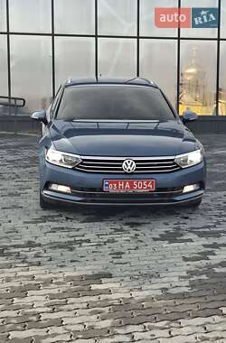 Універсал Volkswagen Passat 2016 в Чернівцях