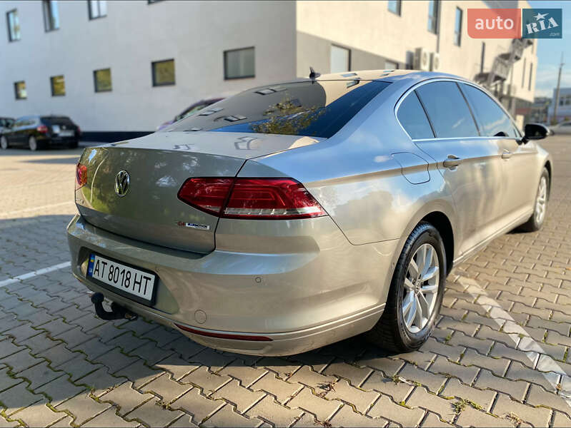 Седан Volkswagen Passat 2016 в Хмельницком