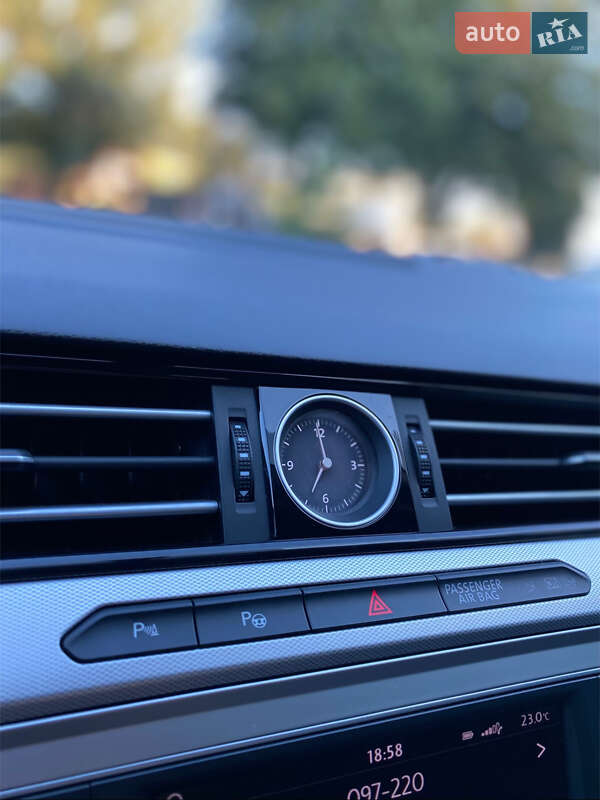 Седан Volkswagen Passat 2016 в Хмельницком