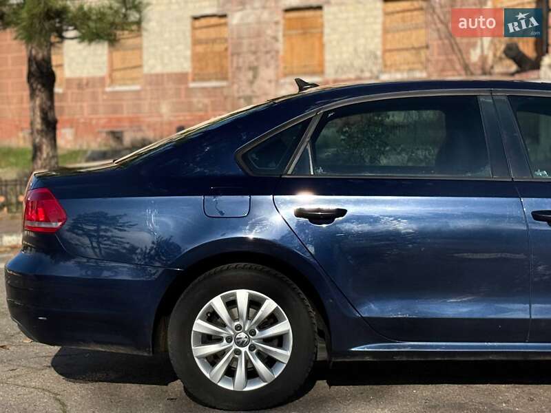 Седан Volkswagen Passat 2014 в Николаеве