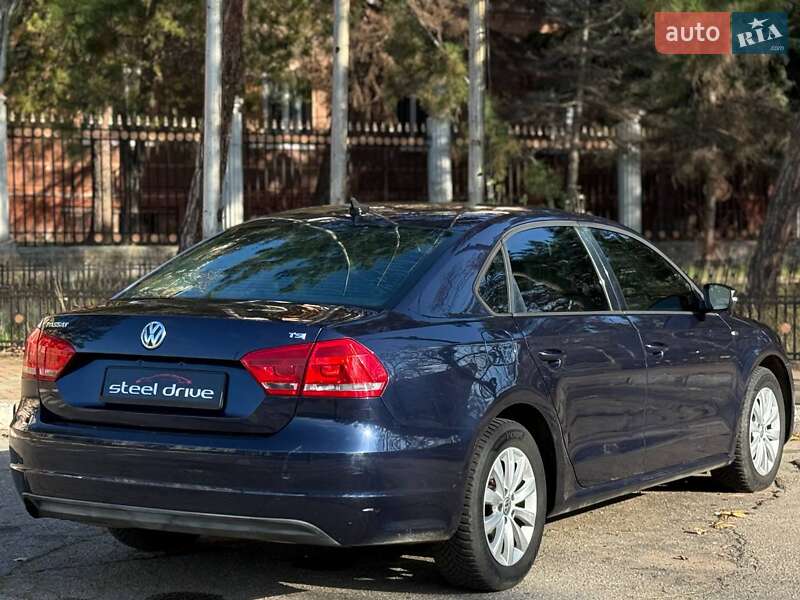Седан Volkswagen Passat 2014 в Николаеве