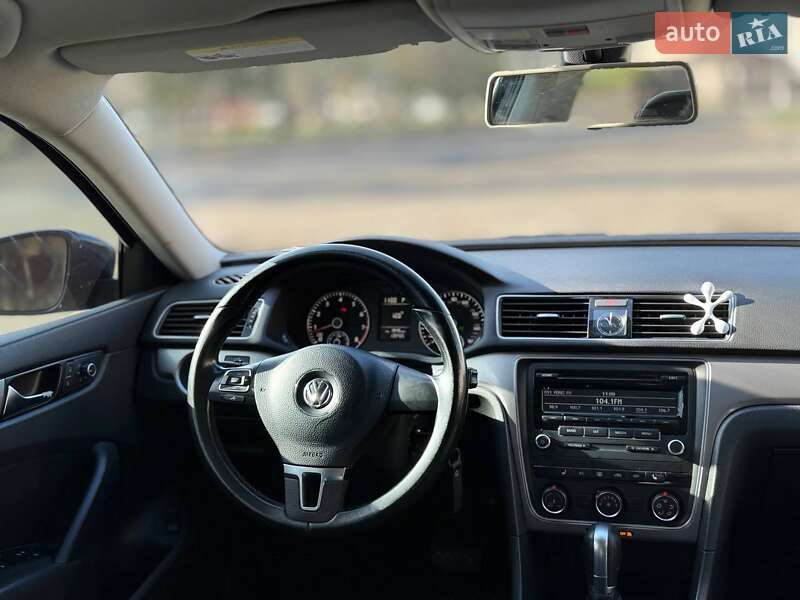 Седан Volkswagen Passat 2014 в Николаеве
