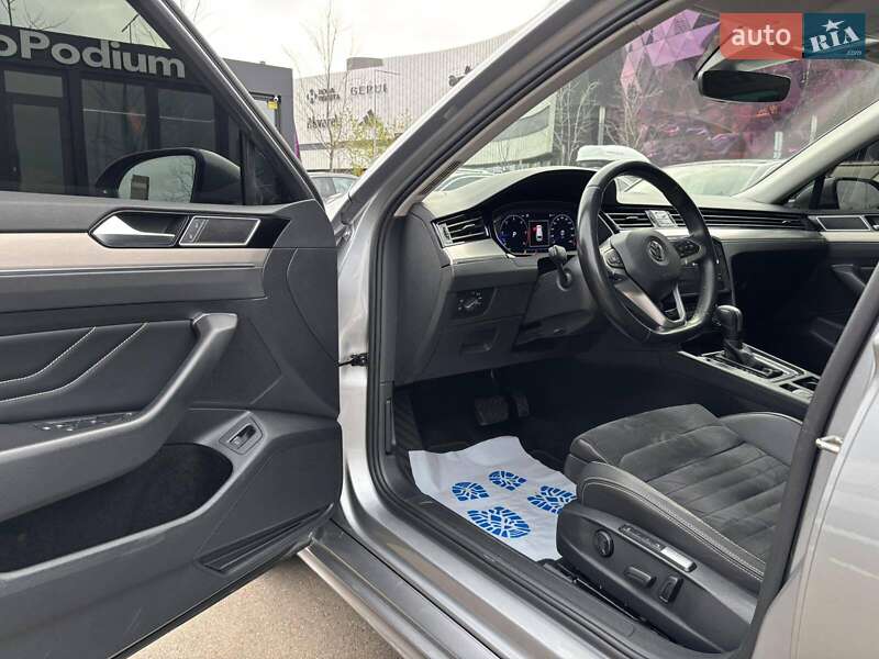 Универсал Volkswagen Passat 2020 в Киеве
