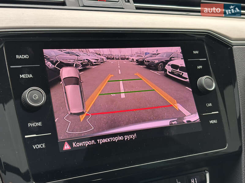 Универсал Volkswagen Passat 2020 в Киеве