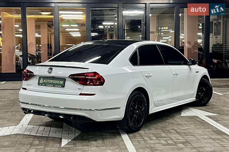 Седан Volkswagen Passat 2018 в Киеве