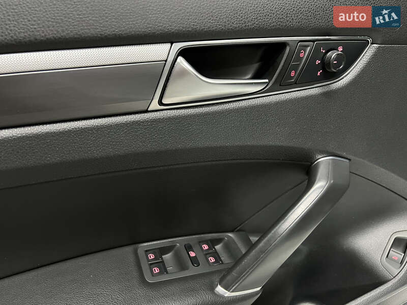 Седан Volkswagen Passat 2018 в Киеве