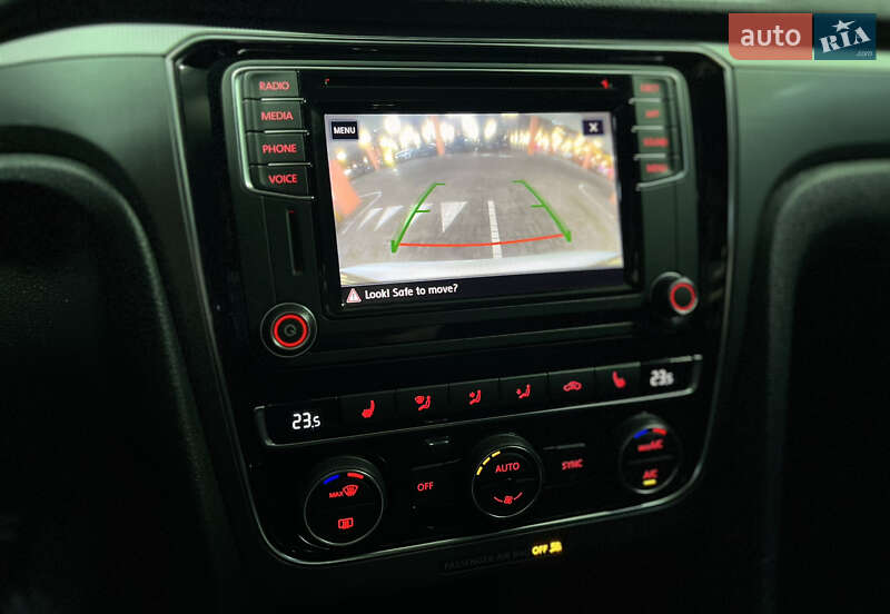 Седан Volkswagen Passat 2018 в Киеве