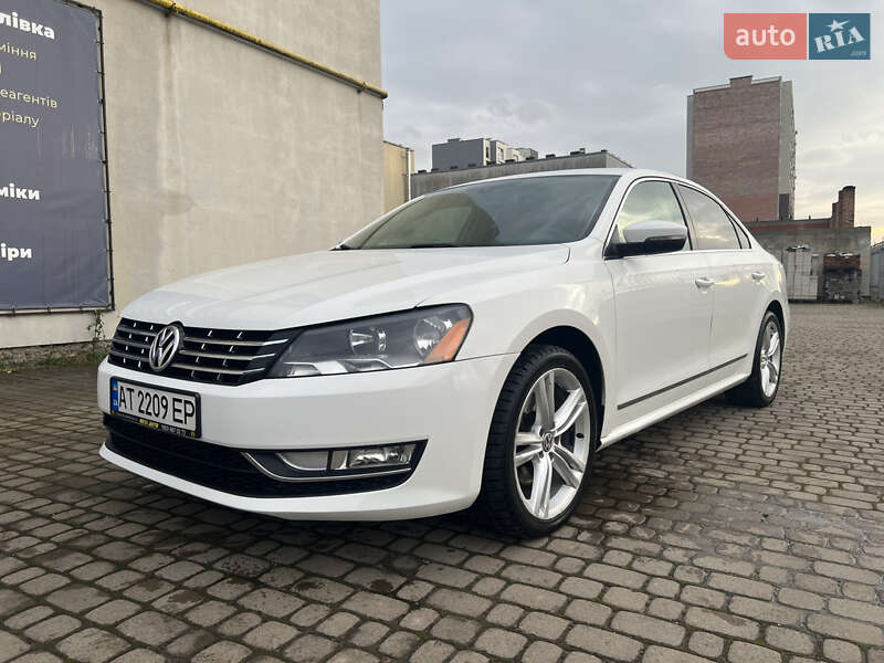Седан Volkswagen Passat 2014 в Ивано-Франковске