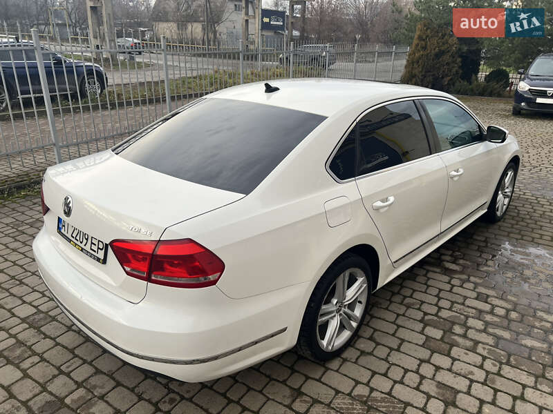 Седан Volkswagen Passat 2014 в Ивано-Франковске