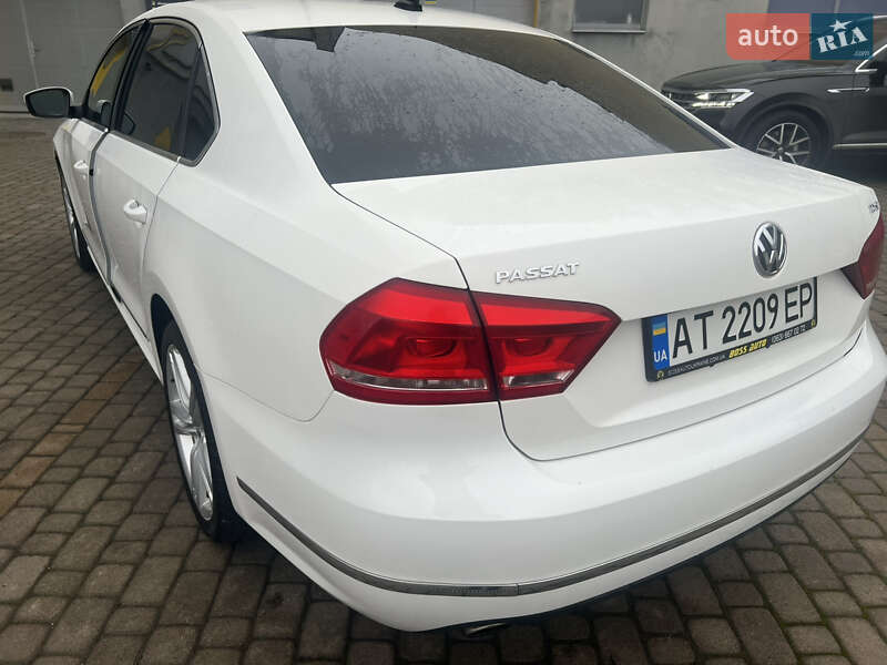 Седан Volkswagen Passat 2014 в Ивано-Франковске