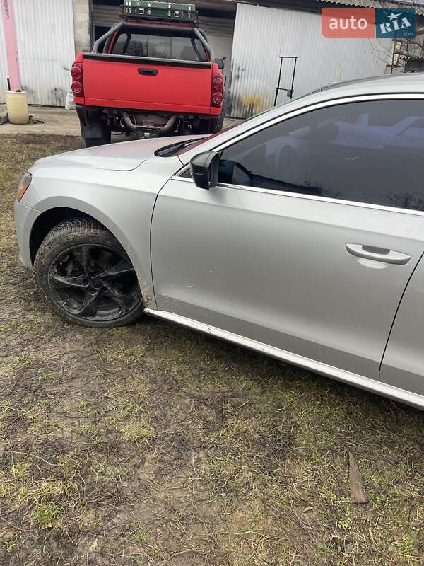 Седан Volkswagen Passat 2012 в Броварах