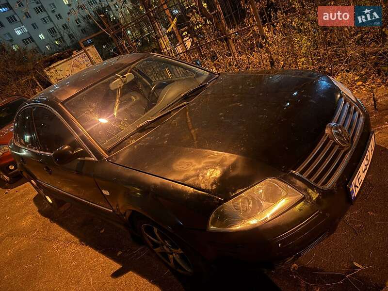Седан Volkswagen Passat 2001 в Киеве