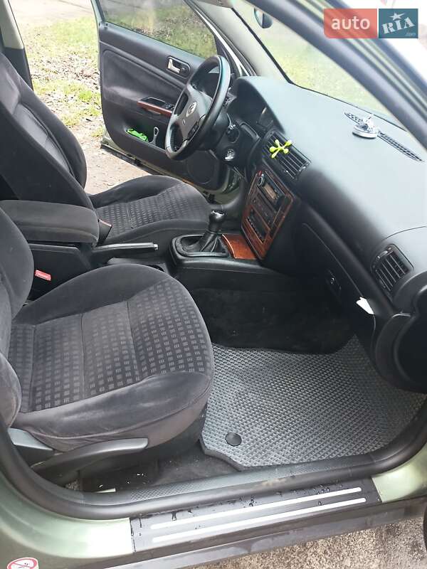 Седан Volkswagen Passat 2003 в Хмельницком