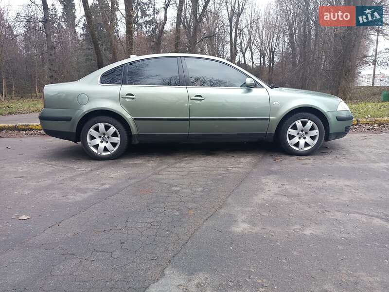Седан Volkswagen Passat 2003 в Хмельницком