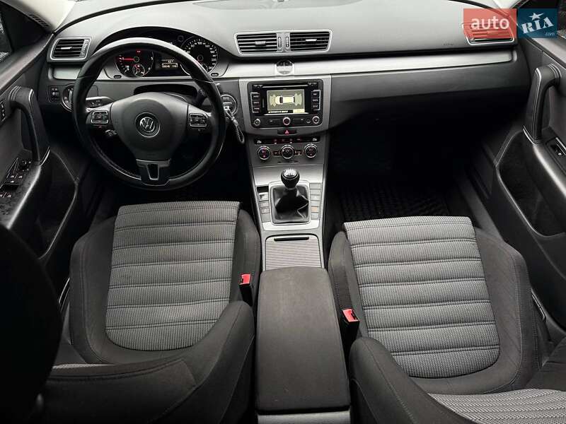 Универсал Volkswagen Passat 2012 в Ровно