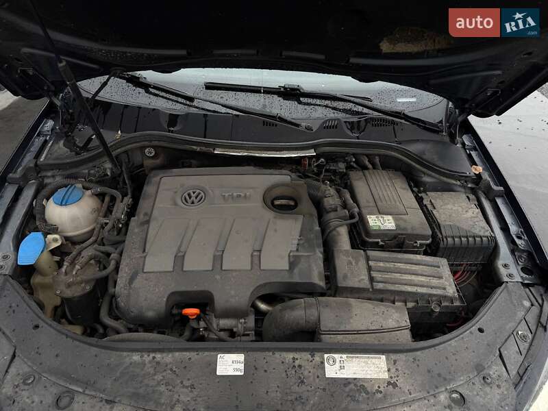 Универсал Volkswagen Passat 2012 в Ровно