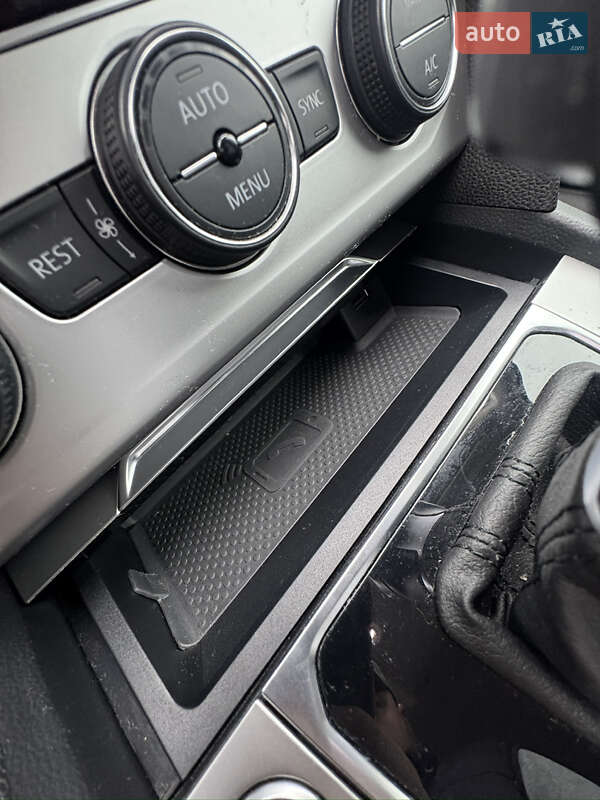 Седан Volkswagen Passat 2019 в Киеве