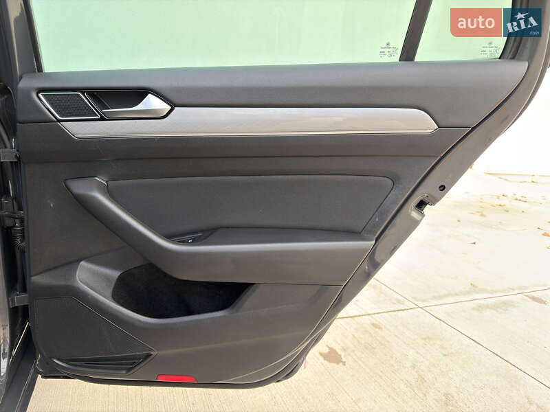 Универсал Volkswagen Passat 2020 в Луцке