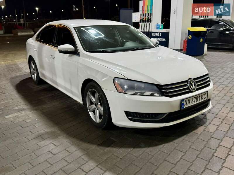 Седан Volkswagen Passat 2011 в Киеве