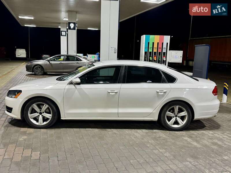 Седан Volkswagen Passat 2011 в Киеве