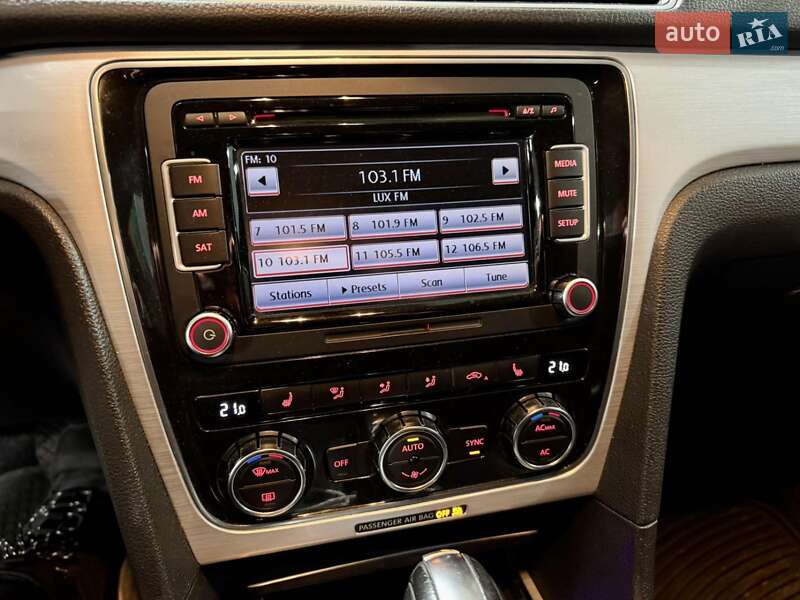 Седан Volkswagen Passat 2011 в Киеве