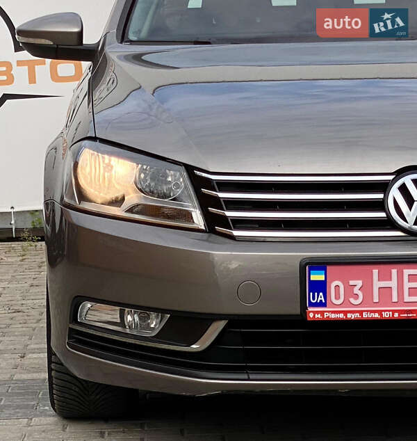 Универсал Volkswagen Passat 2011 в Ровно