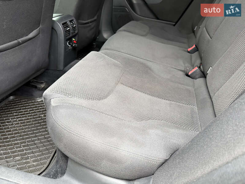 Универсал Volkswagen Passat 2008 в Ровно