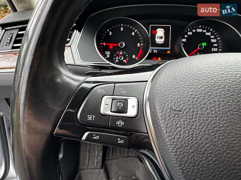 Седан Volkswagen Passat 2018 в Киеве