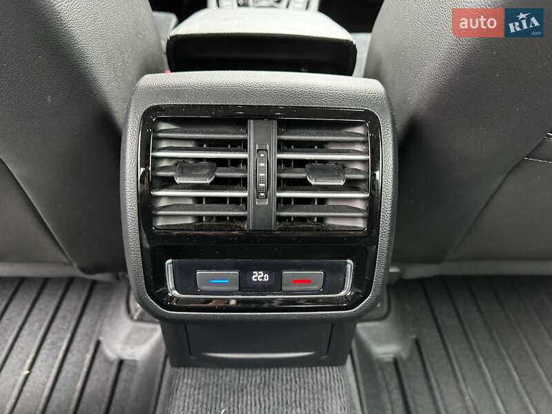 Седан Volkswagen Passat 2018 в Киеве