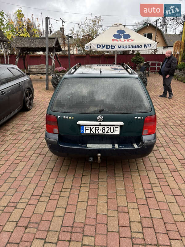 Универсал Volkswagen Passat 2000 в Коростене