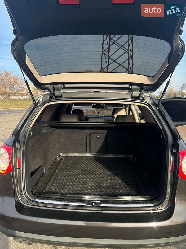 Универсал Volkswagen Passat 2009 в Киеве