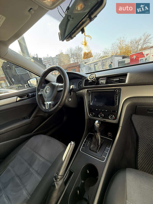 Седан Volkswagen Passat 2012 в Измаиле