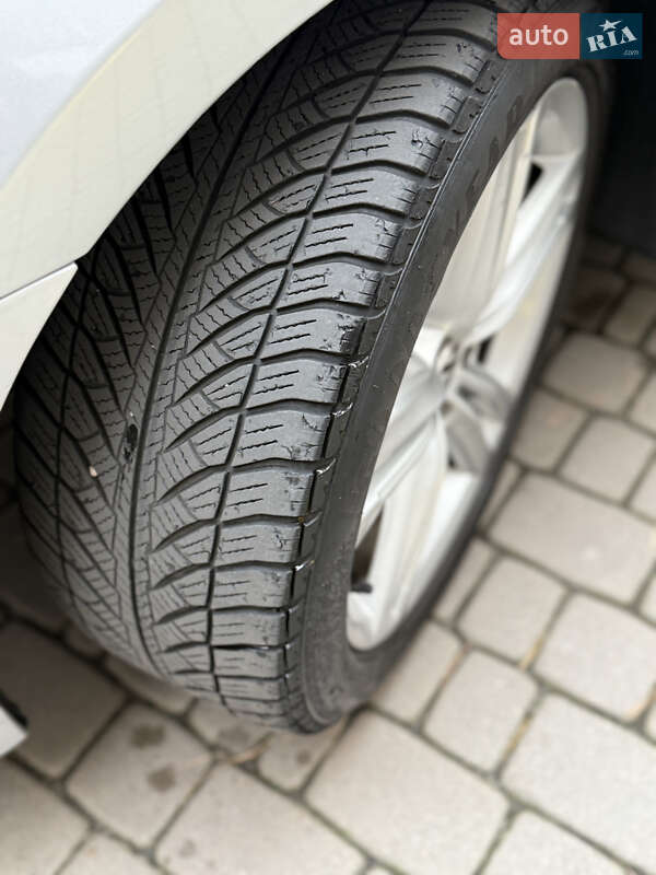 Седан Volkswagen Passat 2014 в Киеве