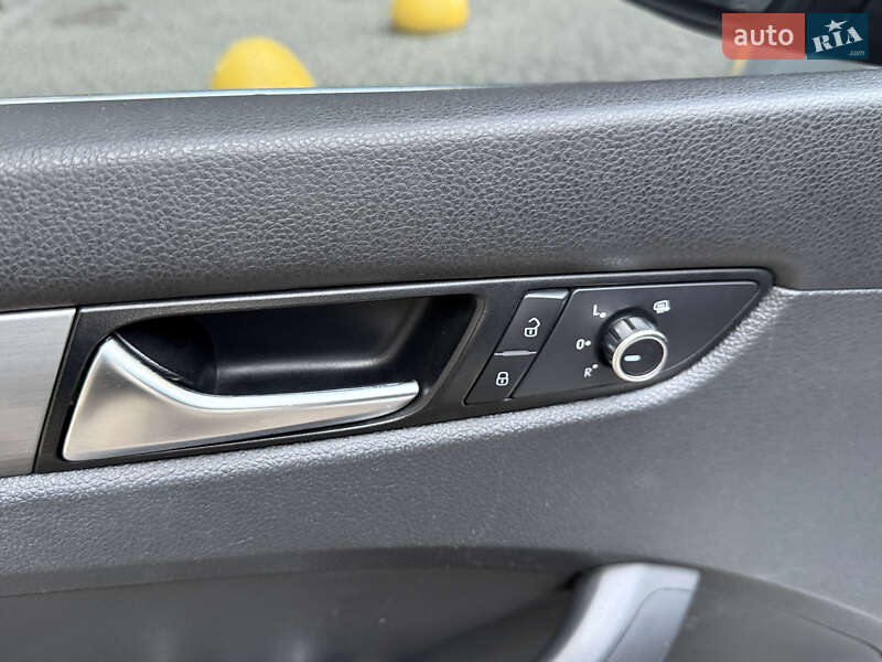 Седан Volkswagen Passat 2014 в Киеве