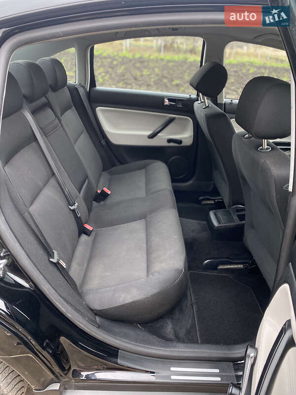 Седан Volkswagen Passat 2002 в Турбовом