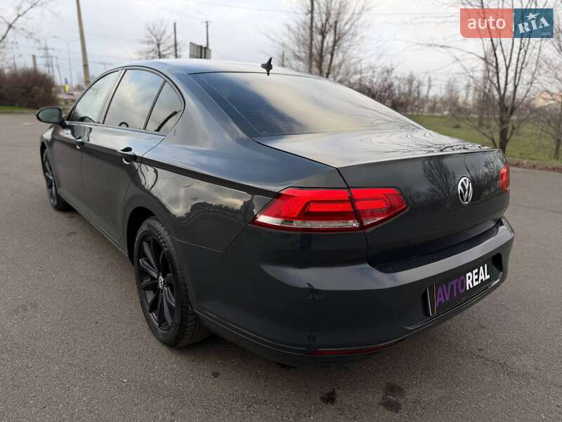 Седан Volkswagen Passat 2015 в Кривом Роге