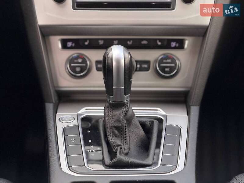 Седан Volkswagen Passat 2015 в Кривом Роге